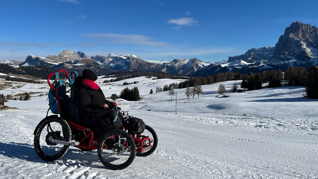 Das erste Schneeabenteuer mit Skiern am Rolli und meinem Outdoor-Rollstuhl.