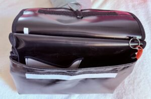 mobil im alltag mit gehbehinderung rollstuhltasche
